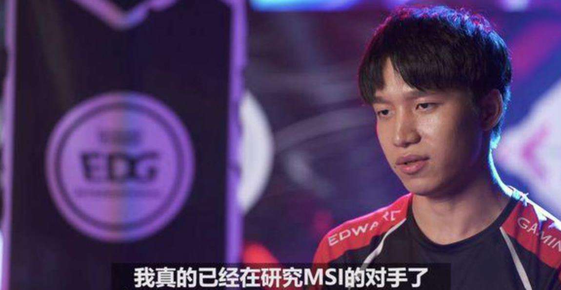 买了课程我不学,放着发霉也不看,哎~就是玩儿